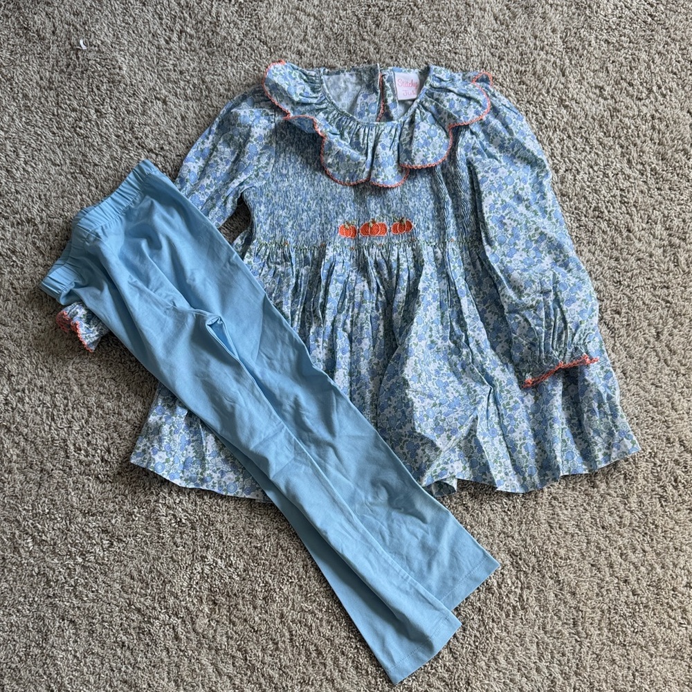 Girls' Blue Floral Smocked Matching Set with Light Blue Leggings